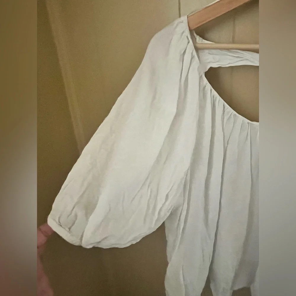 Old Navy White XL Relaxed Puff Sleeve Blouse Neutral Calla Lily Boho Casual GUC